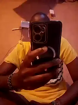 Snapshot of QUEEN-NAIMA chatting on 09-25-25, 02:45 QUEEN-NAIMA online show from 09-25-25, 02:45