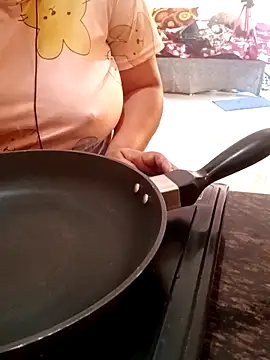 Snapshot of Dr_Kamsutra chatting on 09-26-25, 10:44 Dr Kamsutra online show from 09-26-25, 10:44