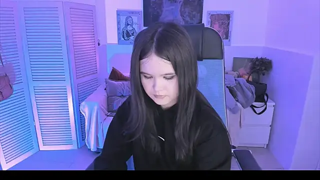 Elainebeness online show from 10-24-25, 07:13