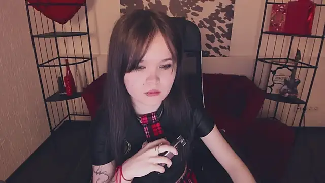 Elainebeness online show from 04-07-26, 07:48