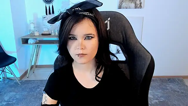 Elainebeness online show from 02-26-25, 07:21