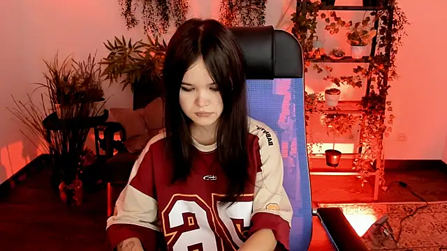 Elainebeness online show from 11-28-25, 07:36