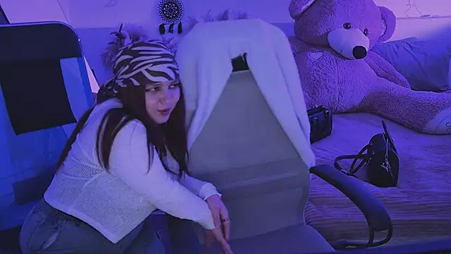 Elainebeness online show from 04-17-26, 09:17