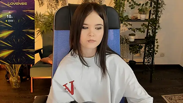 Elainebeness online show from 12-13-25, 08:04