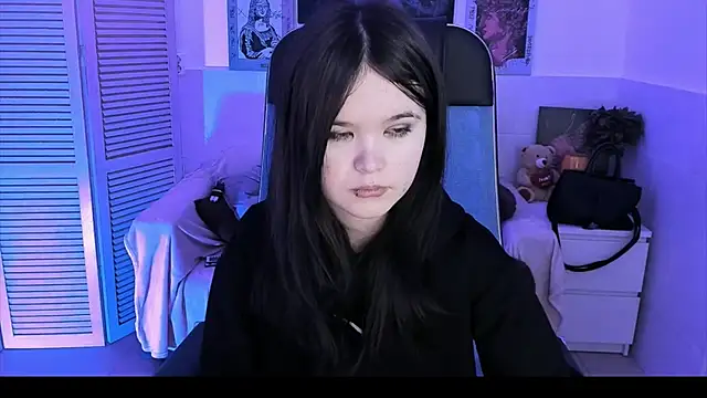 Elainebeness online show from 10-26-25, 12:11