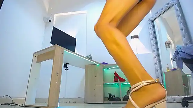 Snapshot of Kathleen_Rodriguez chatting on 04-15-26, 11:27 Kathleen Rodriguez online show from 04-15-26, 11:27