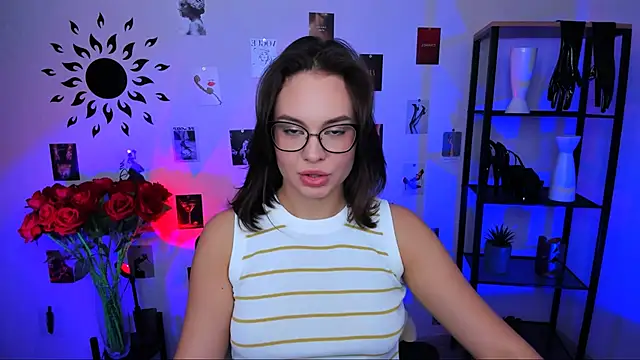 Snapshot of JaneWyatt chatting on 03-21-25, 11:22 JaneWyatt online show from 03-21-25, 11:22