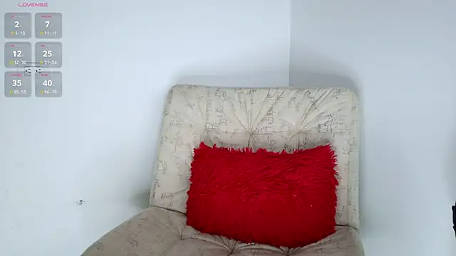 Snapshot of gigilovedback chatting on 05-16-26, 12:42 gigilovedback online show from 05-16-26, 12:42