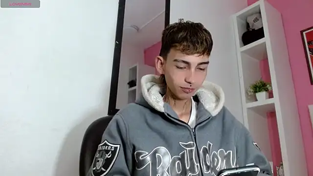 ttimy x boy online show from 09-17-25, 01:24