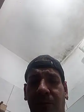 Snapshot of Gostozim7 chatting on 11-12-25, 04:27 Gostozim7 online show from 11-12-25, 04:27