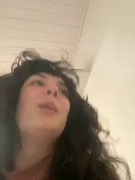 magalunabb online show from 10-22-25, 04:28