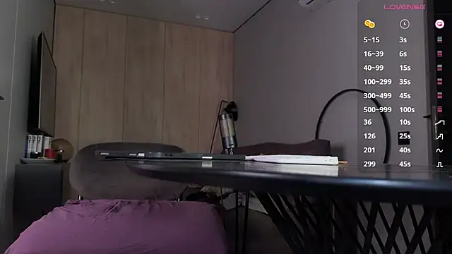 Snapshot of bowtorina chatting on 05-31-26, 06:42 bowtorina online show from 05-31-26, 06:42