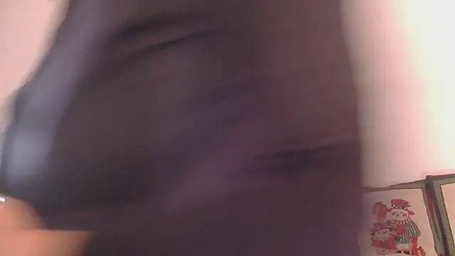 Snapshot of Miss_oliviaa chatting on 03-13-25, 02:12 Miss oliviaa online show from 03-13-25, 02:12