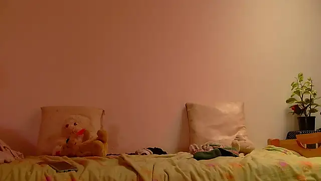 Snapshot of Miss_oliviaa chatting on 02-27-25, 06:09 Miss oliviaa online show from 02-27-25, 06:09