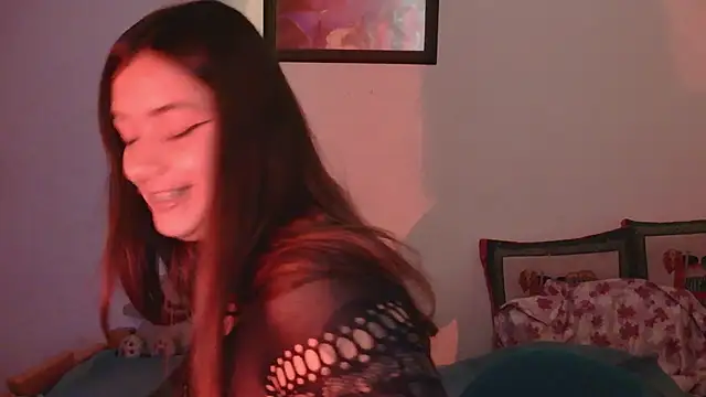 Snapshot of Miss_oliviaa chatting on 03-20-25, 04:53 Miss oliviaa online show from 03-20-25, 04:53