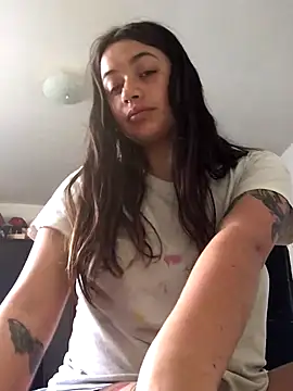 Miss oliviaa online show from 10-24-25, 12:15