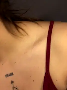 Miss oliviaa online show from 11-28-25, 04:18