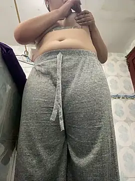 Miss oliviaa online show from 03-04-26, 07:54