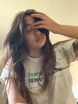 Miss oliviaa online show from 11-22-25, 12:04