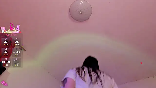 Miss oliviaa online show from 12-16-25, 10:36