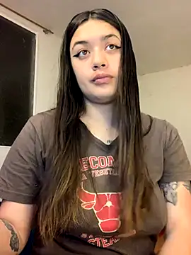 Miss oliviaa online show from 10-28-25, 12:00