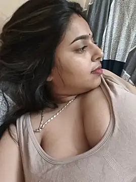 Snapshot of Sweet-Rani chatting on 06-21-26, 04:24 Sweet-Rani online show from 06-21-26, 04:24