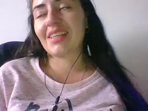 Snapshot of _karlie_kloss_ chatting on 01-15-25, 10:46 karlie kloss online show from 01-15-25, 10:46