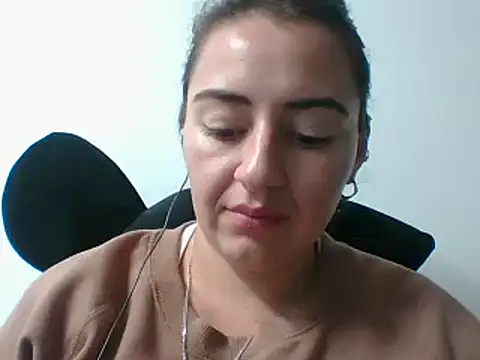 Snapshot of _karlie_kloss_ chatting on 01-17-25, 12:42 karlie kloss online show from 01-17-25, 12:42