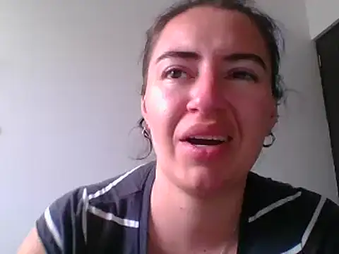 Snapshot of _karlie_kloss_ chatting on 03-16-26, 06:32 karlie kloss online show from 03-16-26, 06:32