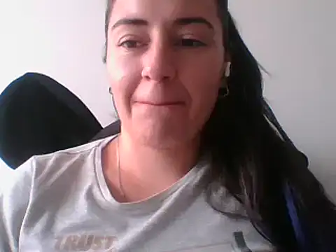 Snapshot of _karlie_kloss_ chatting on 02-05-25, 07:10 karlie kloss online show from 02-05-25, 07:10