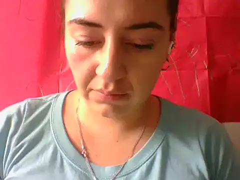 Snapshot of _karlie_kloss_ chatting on 03-18-25, 08:16 karlie kloss online show from 03-18-25, 08:16