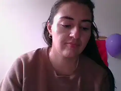 Snapshot of _karlie_kloss_ chatting on 02-16-25, 07:49 karlie kloss online show from 02-16-25, 07:49