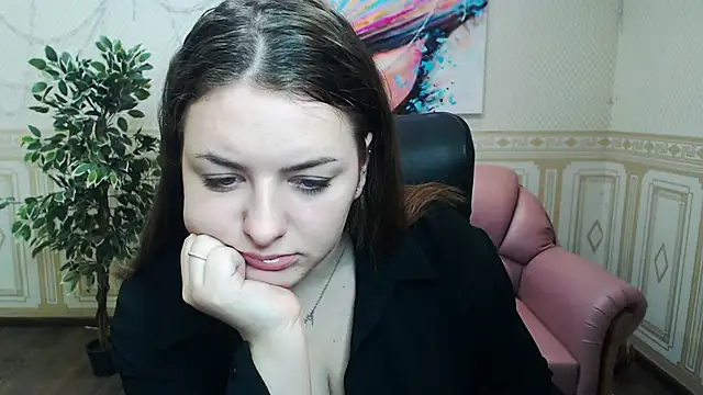 Snapshot of Helen_Elliot chatting on 02-07-25, 09:47 Helen Elliot online show from 02-07-25, 09:47