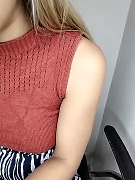 fofinhaa12 online show from 04-06-26, 06:09