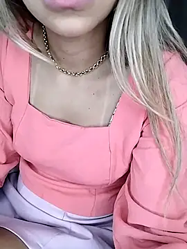 fofinhaa12 online show from 04-15-26, 04:29