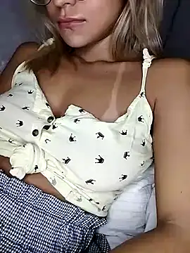 fofinhaa12 online show from 03-21-25, 10:28