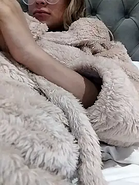 fofinhaa12 online show from 10-01-25, 12:31