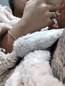 fofinhaa12 online show from 10-07-25, 03:57