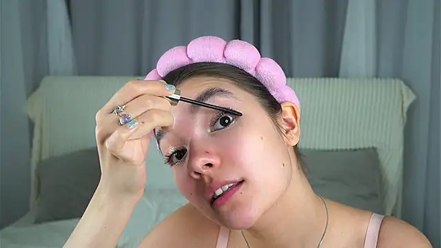 VeronaAppleberry online show from 10-24-25, 11:20