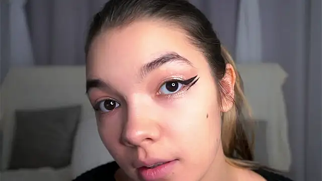 VeronaAppleberry online show from 09-25-25, 11:05