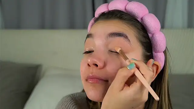 VeronaAppleberry online show from 10-22-25, 11:42