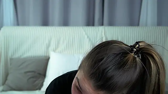 VeronaAppleberry online show from 09-30-25, 12:22