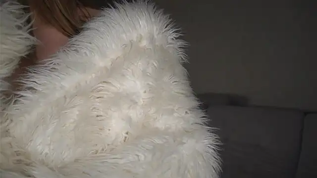 VeronaAppleberry online show from 03-09-25, 07:23