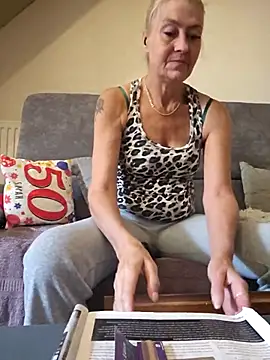 Snapshot of lisalustjouw chatting on 10-01-25, 11:58 lisalustjouw online show from 10-01-25, 11:58