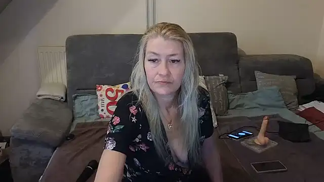 Snapshot of lisalustjouw chatting on 01-13-26, 10:52 lisalustjouw online show from 01-13-26, 10:52