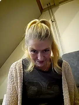 Snapshot of lisalustjouw chatting on 01-14-25, 09:02 lisalustjouw online show from 01-14-25, 09:02