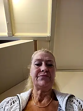 Snapshot of lisalustjouw chatting on 10-16-25, 09:06 lisalustjouw online show from 10-16-25, 09:06