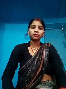 Snapshot of Nisha_Cute chatting on 10-19-25, 07:44 Nisha Cute online show from 10-19-25, 07:44