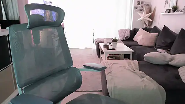 Snapshot of IntiMia chatting on 02-10-26, 08:24 IntiMia online show from 02-10-26, 08:24