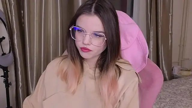 HanaMitsuri online show from 03-17-26, 05:16